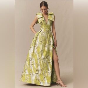 *NWT* Mac Duggal Lemon Green Metallic V-Neck Maxi Gown